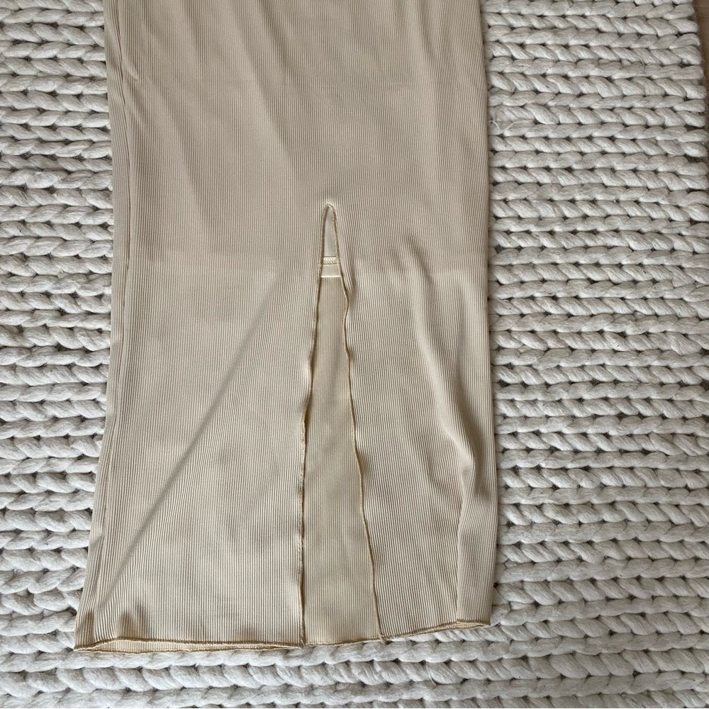 Pretty Garden Strapless Dress - Picture 2 of 4